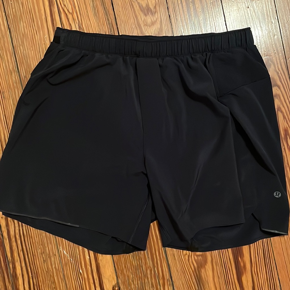 Lululemon Mens Athletic Shorts 6” Like new!! (Size Large)